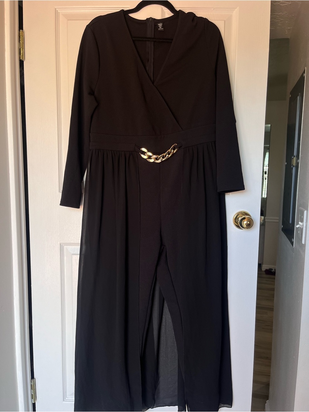 SHEIN Black Long Sleeve Maxi Dress with Gold Chain Accent